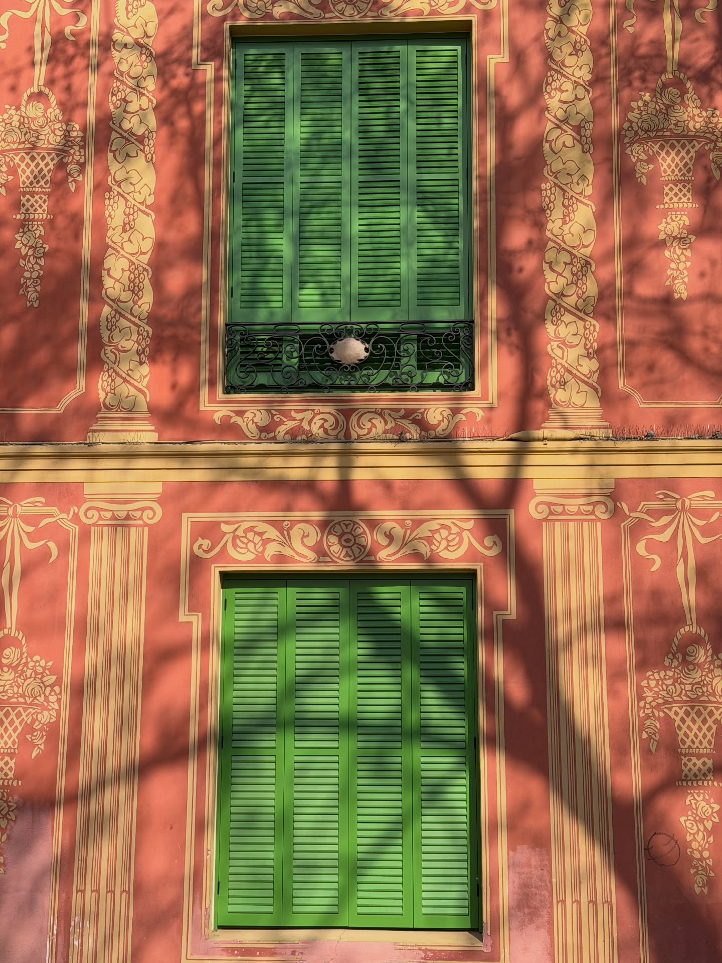 March sun in Barcelona… #iphone17pro #noedit #nofilter